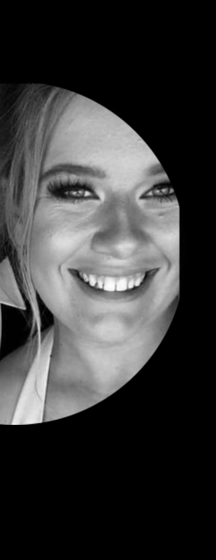 rodddrick2000's tweet photo. @jbrizzy58 Imagine talking shit when your girls teeth look like this 🤢 🤮 😂 https://t.co/SBZoYgMpuH