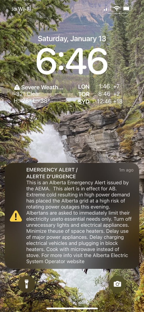 markyeg's tweet photo. You know it’s too cold when… #abalert #yegwx #weather #electricity https://t.co/8z39nRIwlr