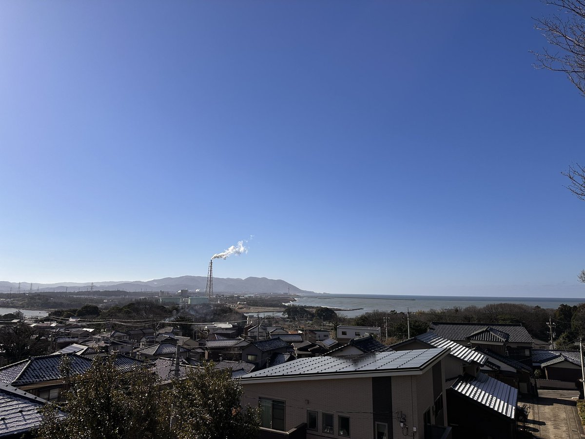 mj392's tweet photo. ウォーキング中。いつもの場所。
寒いー！天気良い！
3.8℃ https://t.co/yWIroS3gc9