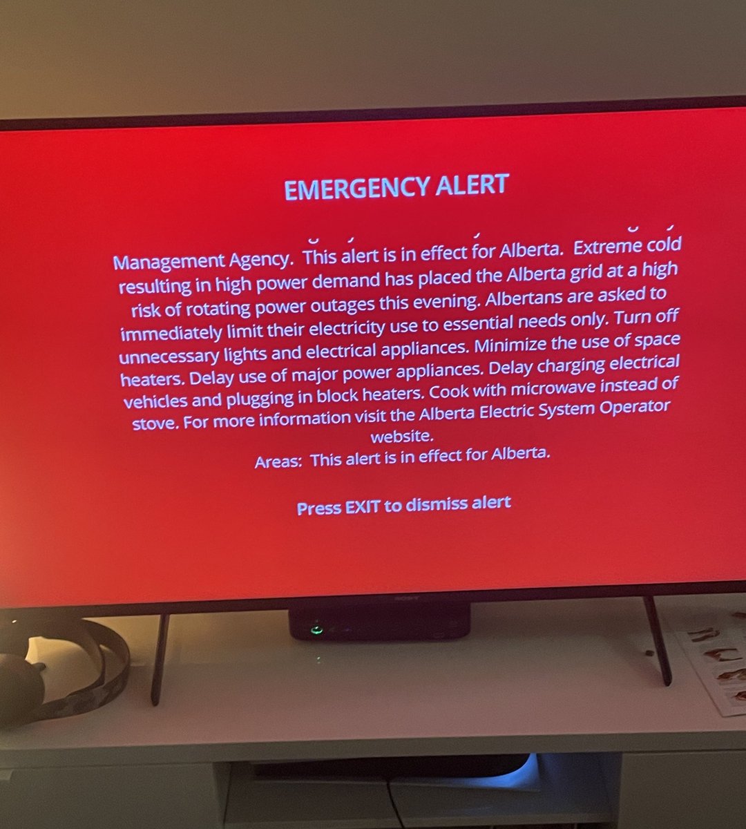 FiestaMedici633's tweet photo. @ABDanielleSmith in a province who prides itself on energy I am turning all of my power on and hopefully this will be the demise of your gov’t. What are all of those electricity fees we are paying going towards? #Alberta #ableg #yyc #yeg #UCP #enmax https://t.co/l6uXq5tnA8