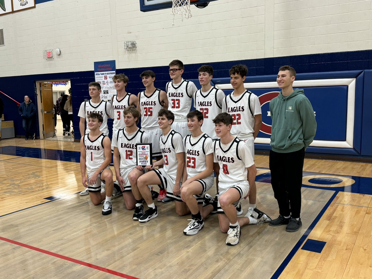 ChrisLRogersTV's tweet image. Eugene defeats Capital City 74-72 in overtime to win the 90th annual California Boys Basketball Tournament championship!

@RodKRCG13 @BryanHudnellTV @KRCG13