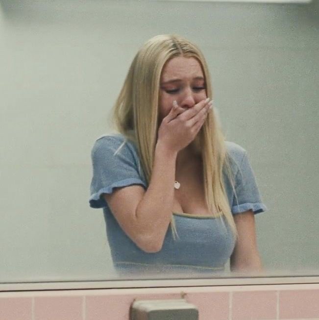 xmarianaex's tweet photo. Girls cuando dijo “Mi nombre es Roberto Gallegos y el día de hoy estoy enamorado” https://t.co/zpUmSLmpc3