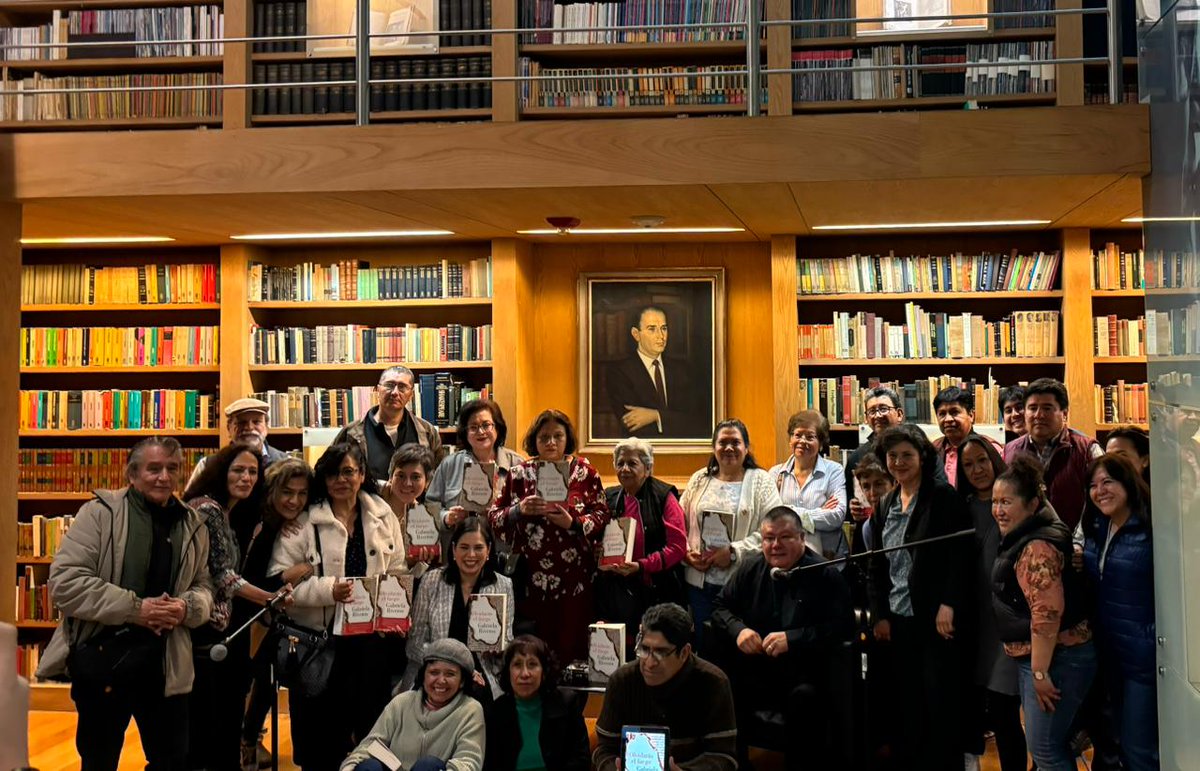 Hoy la <a href="/BiblioMexCddela/">Biblioteca de México</a> fue el Anfitrión del Club de Lectura #LeoConElOnce con <a href="/migueldlacruz/">migueldelacruz</a>  y el libro #Olvidaráselfuego <a href="/gabyriverose/">Gabriela Riveros</a> <a href="/LumenEdit/">Editorial Lumen</a> <a href="/penguinlibrosmx/">Penguin Libros México</a> <a href="/OnceNoticiasTV/">Once Noticias</a> Muchas gracias por recibirnos en tan bello lugar