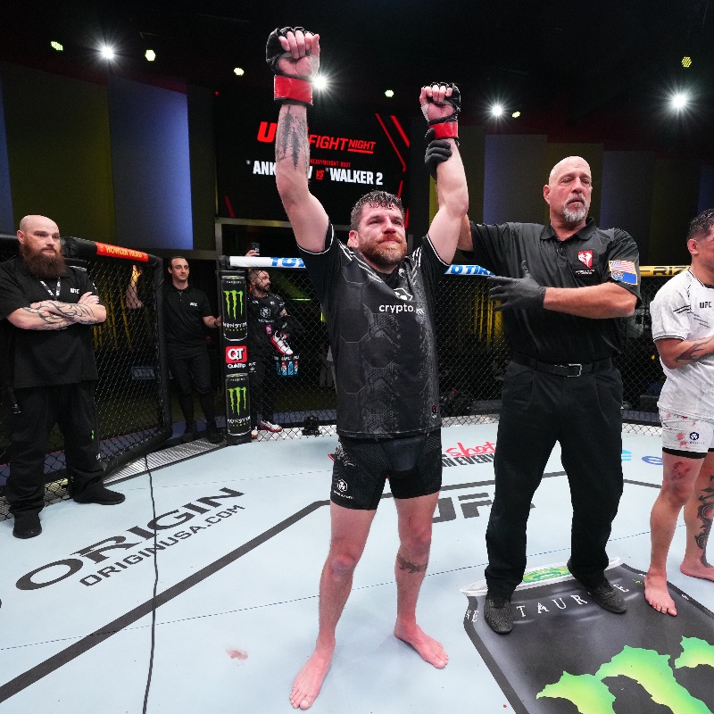 UFCNews's tweet photo. Jim Miller (@JimMiller_155) extends his @UFC record for most wins to 26.

His 18 finishes rank 2nd in UFC history behind Charles Oliveira's 20.

All #UFCVegas84 Fight Results ➡️: https://t.co/f66jxICFhN