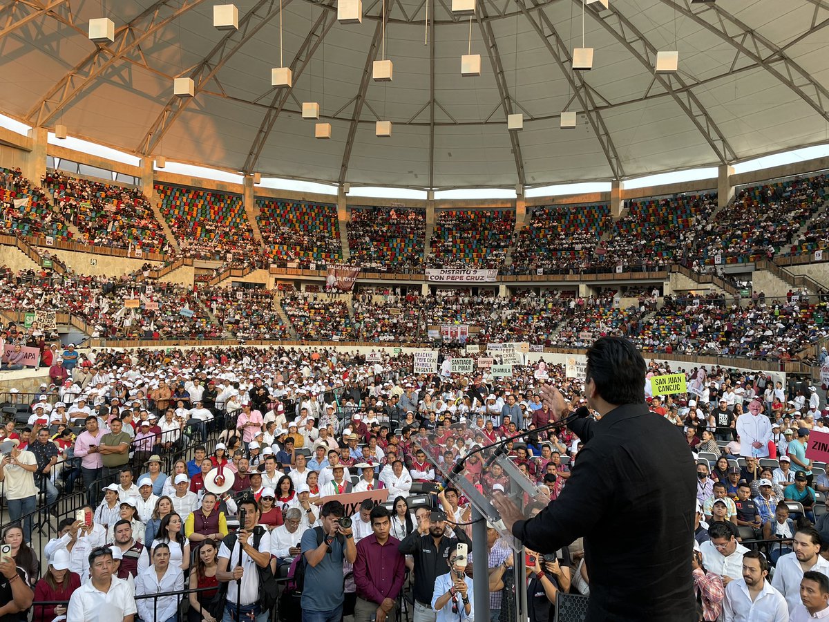 Esta tarde, tuve el gusto de acompañar al senador <a href="/ramirezlalo_/">Eduardo Ramírez</a> , coordinador de los Comités en Defensa de la #4T, a un encuentro con la militancia de Morena en el #ForoChiapas, organizado por el doctor Pepe Cruz.