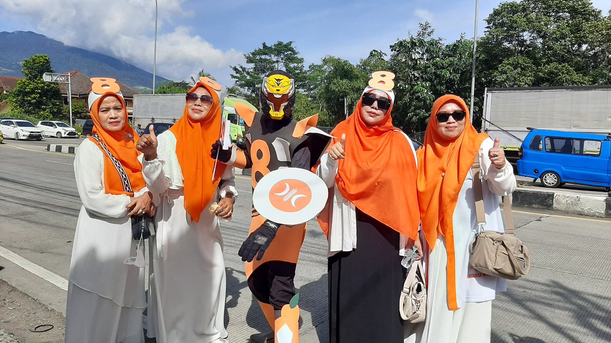 harissoebana22's tweet photo. Emang boleh Sepower ranger ini.?
@pksmudacaringin @pksbogor @pksjabar @PKSejahtera https://t.co/IH6W4IuJM9