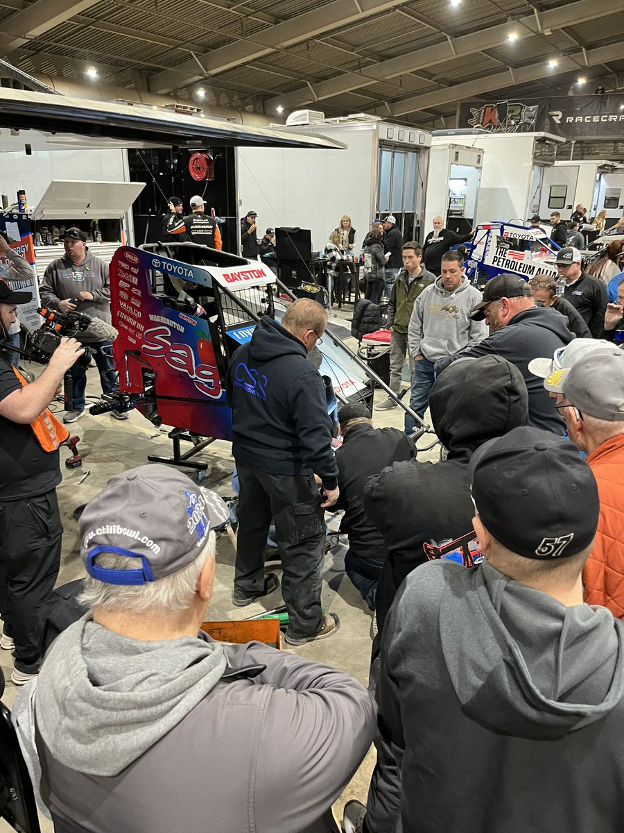 SaxerRacing93's tweet photo. Some welding lessons going on in the Tulsa expo center!!! https://t.co/WSynVlVPN2