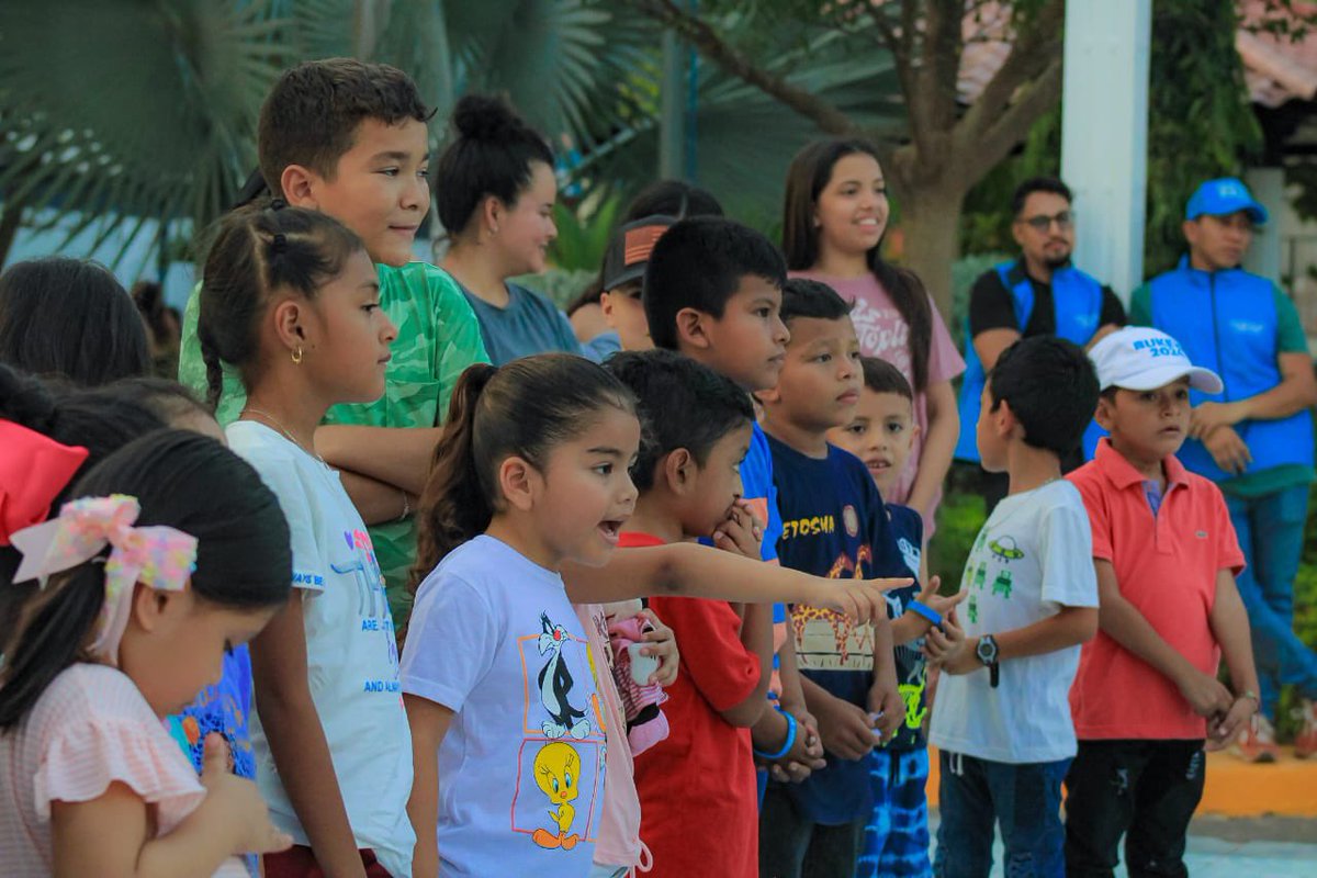 NI_LaUnion's tweet photo. Bolivar, La Unión Norte. 📍

@nuevasideas presentes, la felicidad inundó el lugar mientras niños y adultos disfrutaban de un tiempo lleno de diversión y alegría, el pueblo salvadoreño conviviendo en familia🩵 https://t.co/SNpYk8WBF2