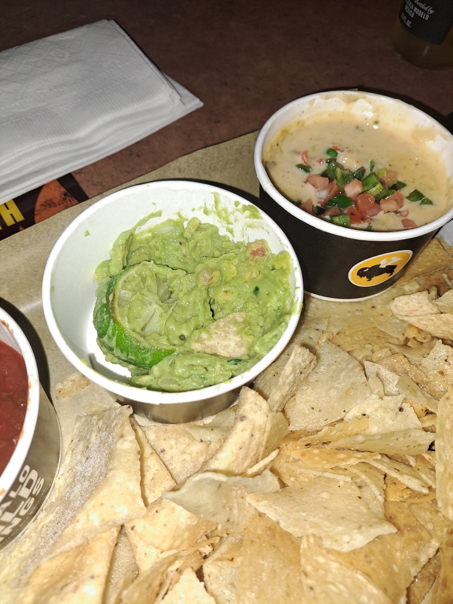 Really .<a href="/BWWings/">Buffalo Wild Wings</a> I order the dip trio and my guacamole dip come with a whole damn lime I instead of avocado 🥑? Wtf? In know they both green but damn