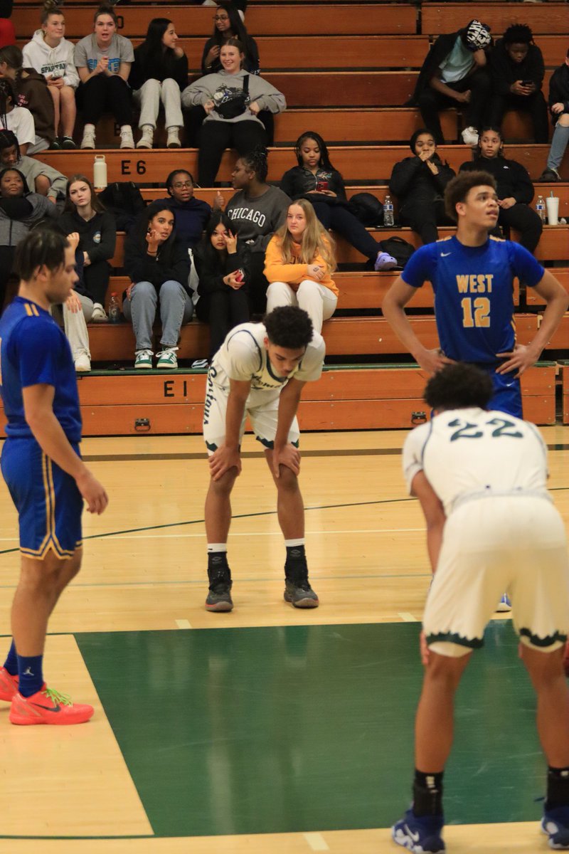 Madcitymambas's tweet photo. Some of Madison’s Finest!! @quincy_mosley1 @CalebLiggon @EzraLiggon @mikey_wilson12 Keep making your names young men! Wishing you a speedy recovery Ezra! #mambastrong https://t.co/iMfHdBb707