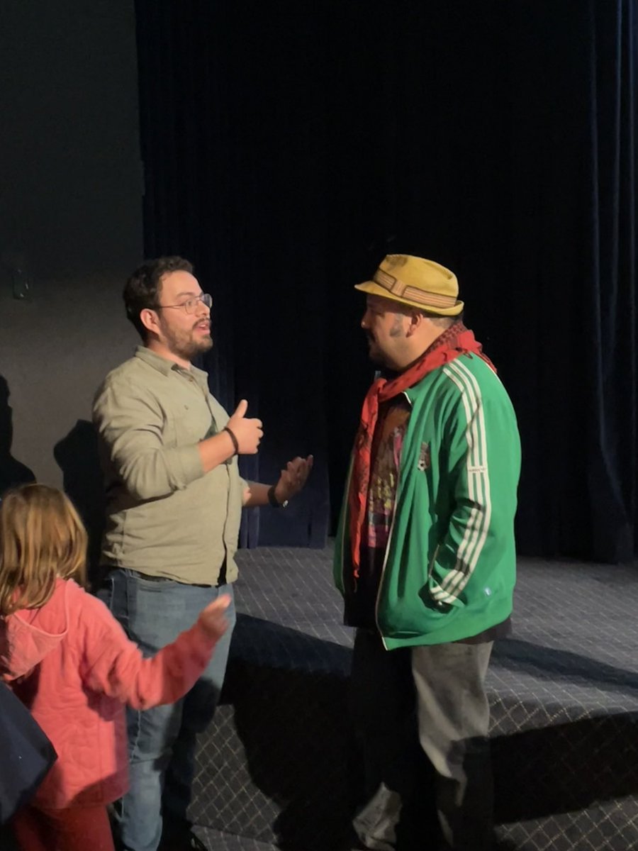 Hace una semana tuve el placer de ir a una función especial de Las Tortugas Ninjas con un Q&amp;A con el Director y el crew, y ademas tuve el gustazazo de platicar con el increíble <a href="/mexopolis/">Jorge R. Gutierrez</a> .Espero un día trabajar con usted Maestro! 

Arriba el Norte!!!
