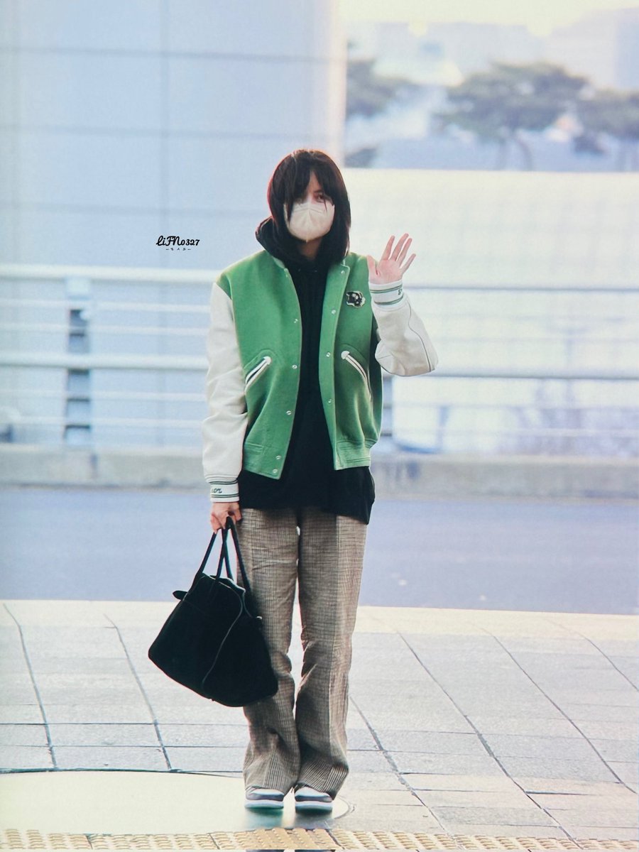 lisaecuador_'s tweet photo. PHOTOS DE #LISA en el  Aeropuerto de Incheon - Corea del Sur ✈️  Tailandia

#LISA #LALISA #MONEY #리사 #블랙핑크리사 #리사블랙핑크 #LISAECUADOR #LISAEC #블랙핑크리사 https://t.co/8tGNlzYncJ