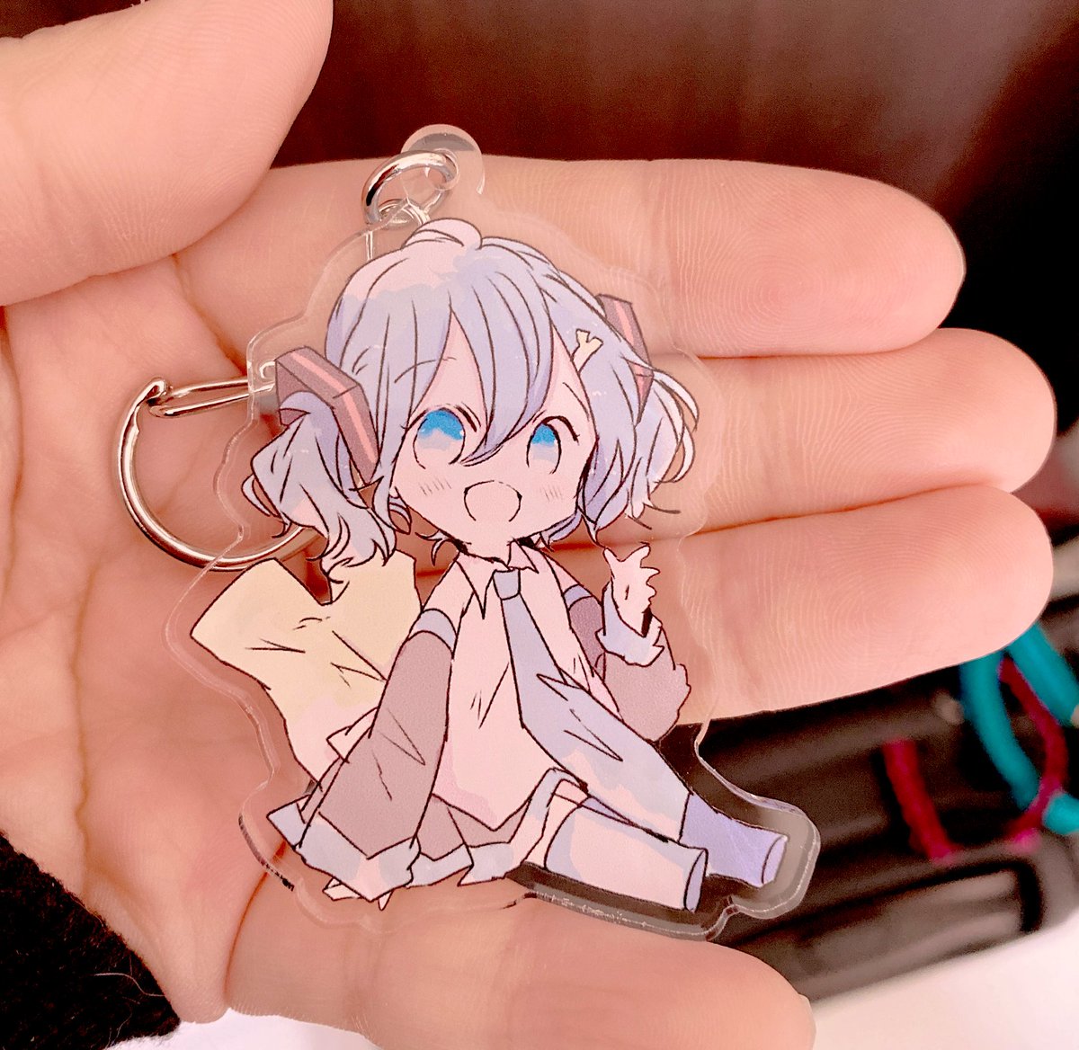 初音ミク 「アクキー もあるよ! ボーマスお待ちしてます」|sakiのイラスト