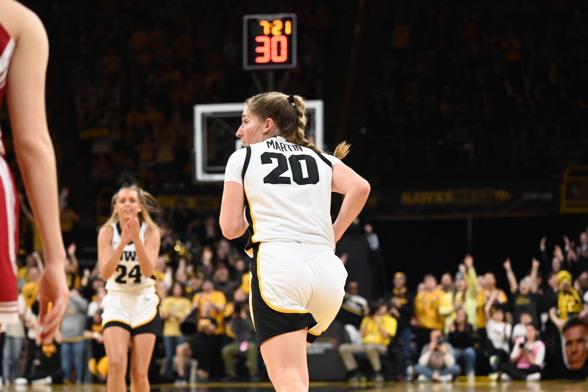 webcentrick's tweet photo. Kate Martin joined the 1,000 point club on this 3 point basket. https://t.co/jCUd3CLFRR