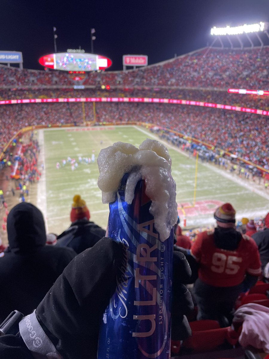 mayjspencer's tweet image. Cool wasn’t thirsty anyway #chiefs
