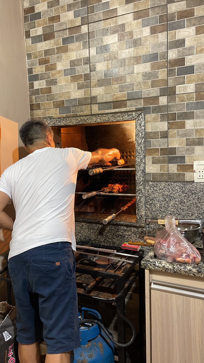 Claudio_20_'s tweet photo. churrasco na casa dos tio da  namorada è uma dar 7 maravilhas do mundo 🙌🏻 https://t.co/CSLL4Tu59t