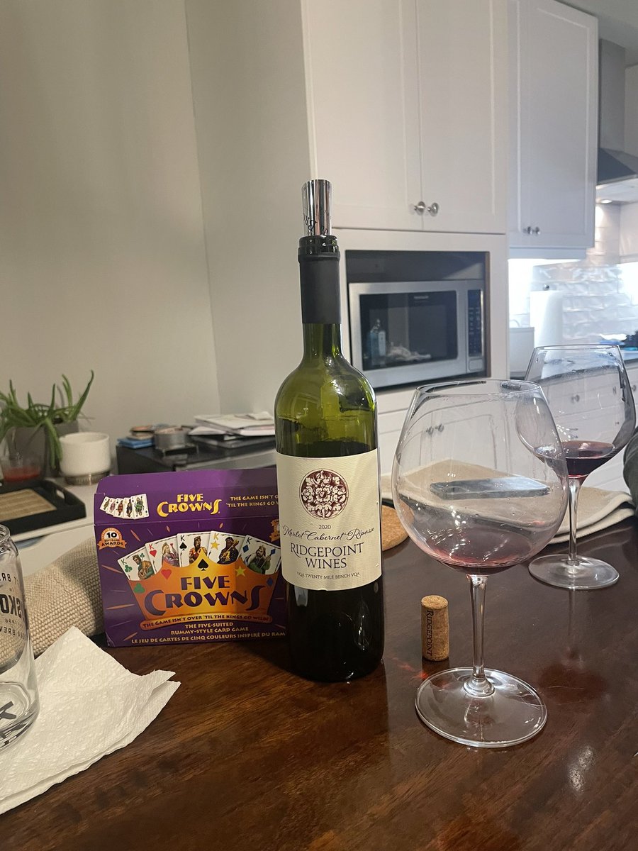 goodchia's tweet photo. A night hanging out with friends. @Ridgepointwines https://t.co/uMZygw8PBK