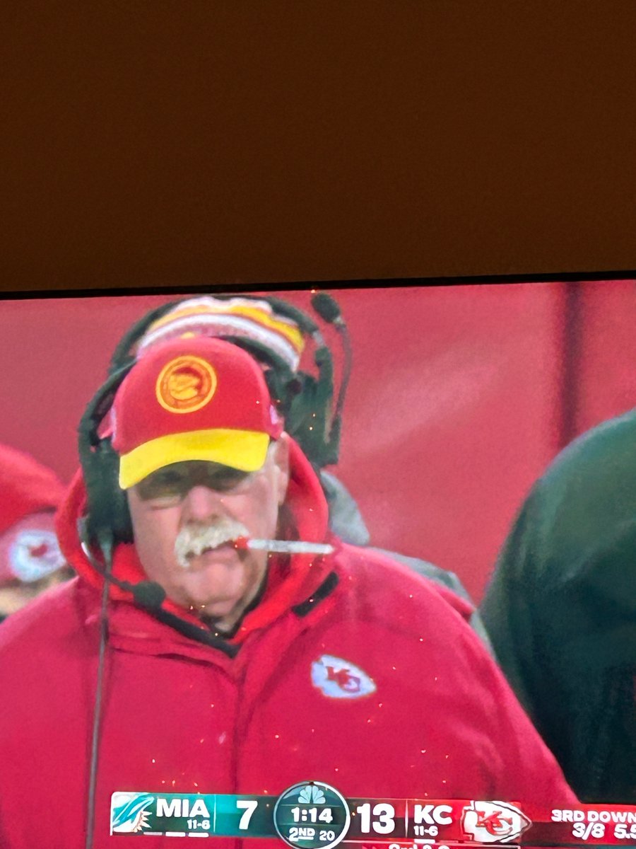 REizen927's tweet photo. #Chiefs #KansasCityChiefs #mood https://t.co/1BvfAb542n