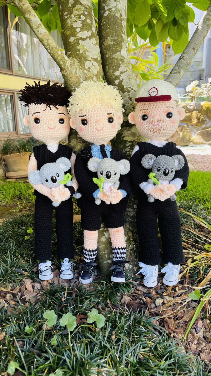 iamdacdacgirl's tweet photo. Made these boys for these boys #halfalive #halfalivebabyboys #makeitwithalex #amigurumi https://t.co/gfwWtmnQHX