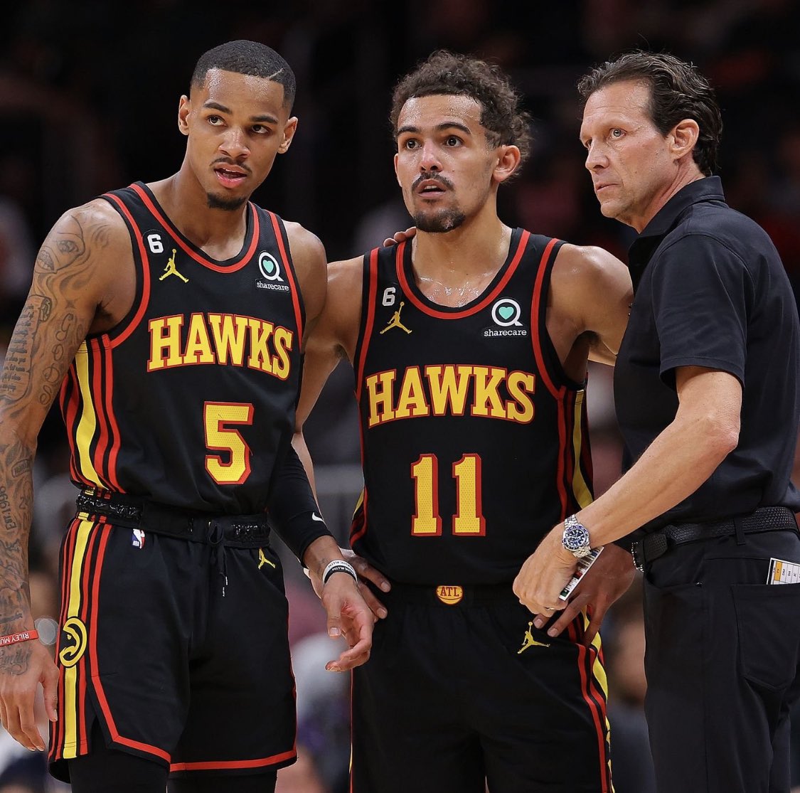 blockbynba's tweet image. -Murray sendo cogitado em várias franquias 
-Snyder muito questionado pelas rotações
-Trae young totalmente abatido pelo momento 

Os Hawks estão a caminho de mais um derrota, a campanha (15-22) é totalmente preocupante 

Que rumo a franquia deve tomar?