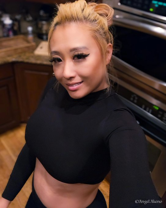 MIA VS KC WHO WE ALL ROOTING FOR? 🏈🪖 I'm shootin my shot y'all.😅 lmao kidding . . . #angelakeno https://t<a href="/tag/angelakeno"class="tags"><span>#angelakeno</span></a>