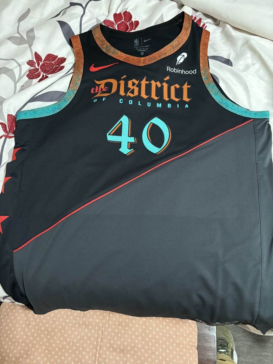 DCStones's tweet photo. @davejsports @glennconsor 

It’s the Uniforms. https://t.co/bvYWgOHMgh