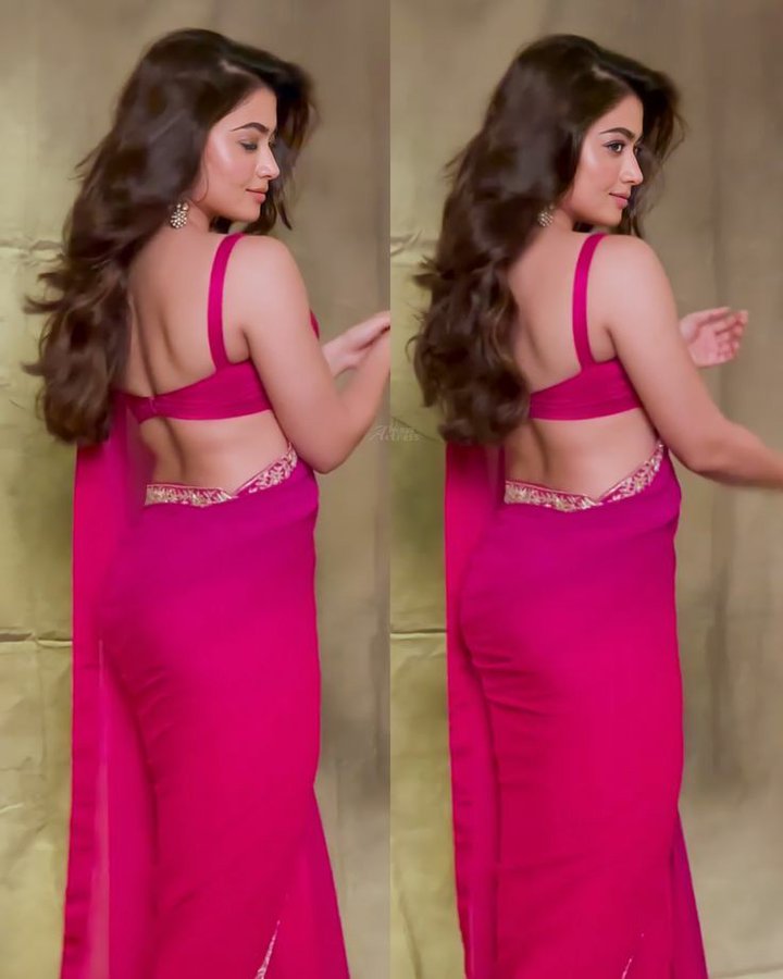 GDxVan6XwAAKq51?format=jpg&name=900x900