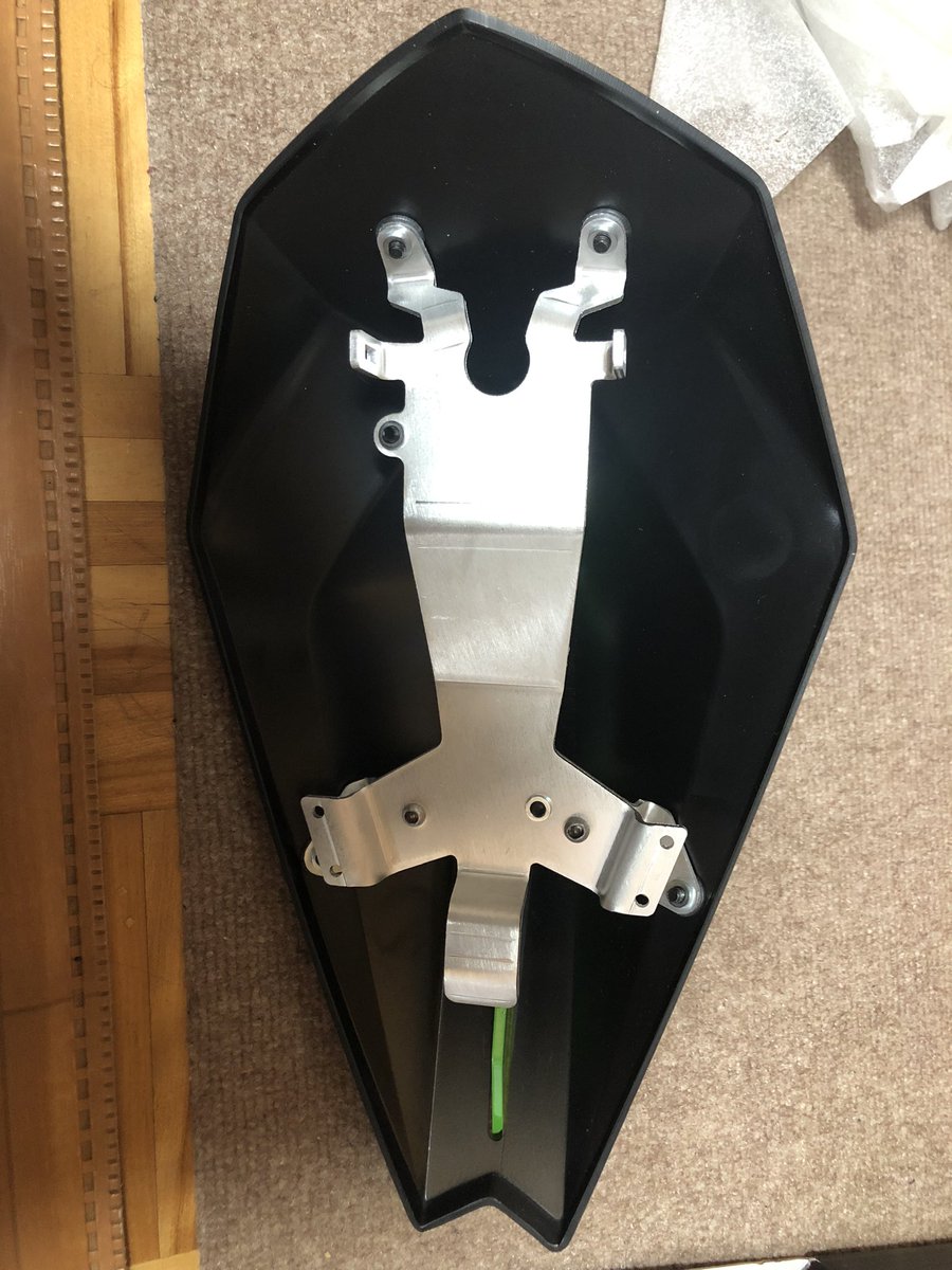 takabou_miyabi's tweet photo. クオリティもお値段も高かったです(゚ω゚)
#puighitechparts
#zx10r
#リアシートカウル https://t.co/mw65QZaDid