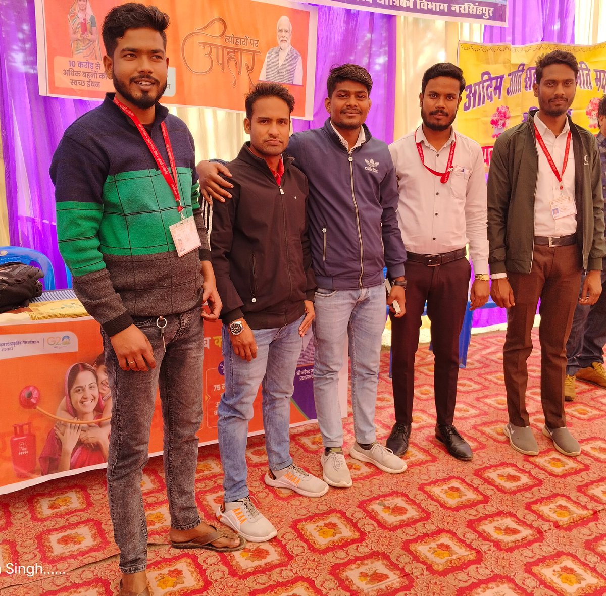 SHIV900940's tweet photo. दिनांक 12/01/2024 को ग्राम पंचायत श्रीनगर जनपद पंचायत गोटेगांव जिला नरसिंहपुर मे विकसित भारत संकल्प यात्रा का आगमन हुआ।कार्यक्रम स्थल पर आयुष्मान कार्ड आधार कार्ड उज्ज्वला योजना राजस्व विभाग व कृषि विभाग से संबंधित अधिकारी उपस्थित रहे।
मुख्यमंत्री जनसेवामित्र - शिव कुमार चौधरी https://t.co/su9C20ZjLY