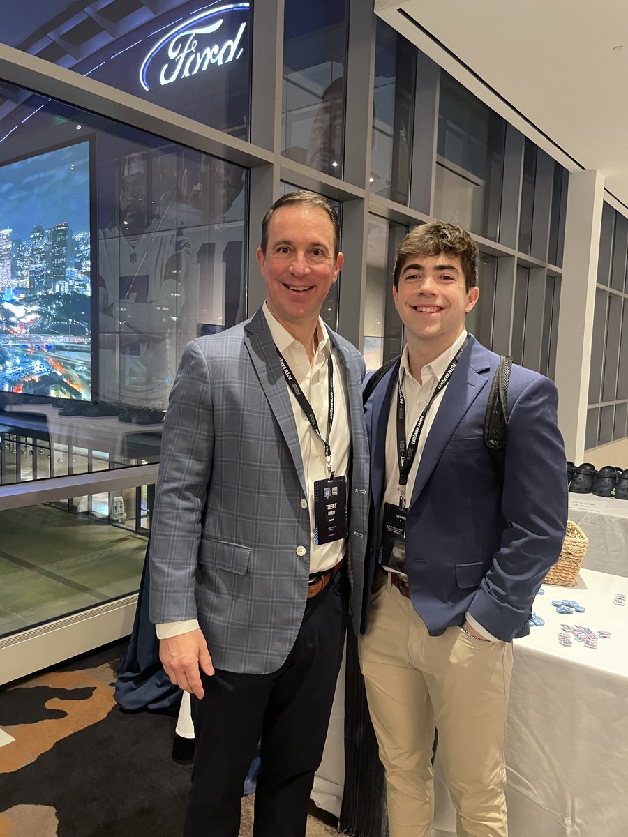 twood1111's tweet photo. Thank you @Ford & @BallySportsSW for an incredible event honoring Built Ford Tough Players of the Week. Was an honor for @RyanTWood01 to be recognized #fordpotw https://t.co/JvdkPaM55R