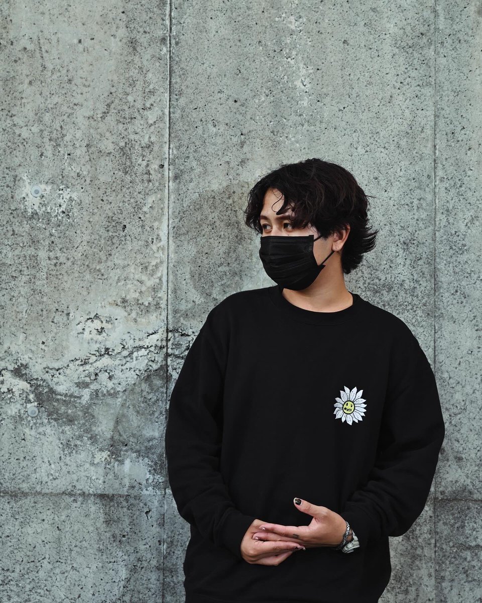 marshallmate_jp's tweet photo. 【1stLINE UP発表】

🌼Marshall Mate LOGO sweat shirt🌼

・BLACK
・OLIVE KHAKI
・ORANGE

の3色展開！！

左胸にロゴ刺繍、背面首元にmarshall mateのALL刺繍

1st先行販売受付
本日1月14日12:00〜
1月23日23:00が締め切りになります。

↓購入リンク↓
https://t.co/MDrf8FZMlU https://t.co/0ETyee1iqB