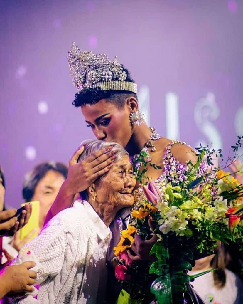 Beautiful photo of the newly crowned Miss Iloilo 2024  Alexie Mae Brooks with her grandma ‘Lola Basing’ who raised her. 

📸Sherwin Balajadia Bachoco