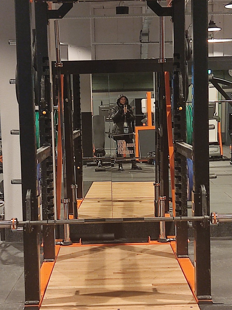 DJMissWendy's tweet photo. Good Morning from the gym 🎼 https://t.co/tAe4fASI0L