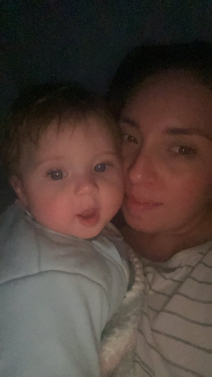 This girl doesn’t want to sleep. She wants to stay up and watch #OPLive on <a href="/ReezChannel/">ReeZ Channel</a> 🤪