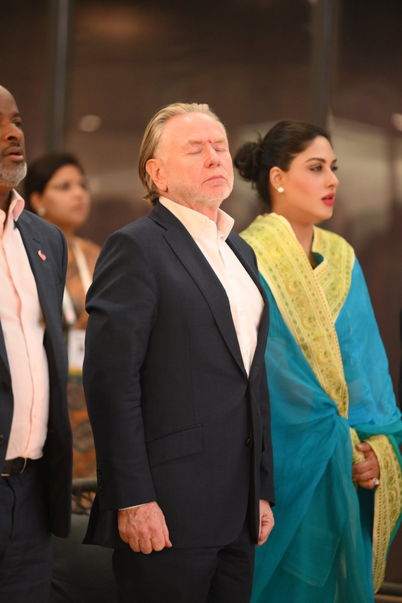 JahnaviKMewar's tweet photo. Singing the Indian National Anthem 🇮🇳 #powerofpolicy #DeakinGiftCity #India https://t.co/pn9sNe5fB6