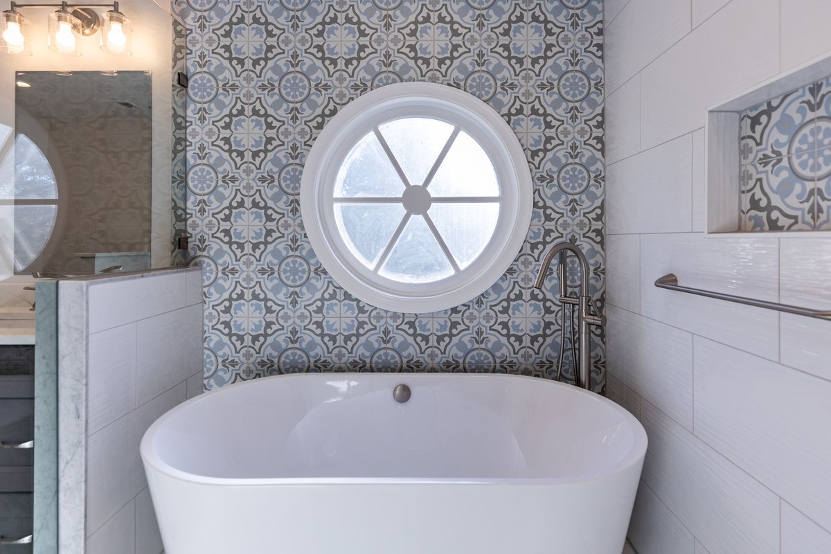 kbskitchenbath's tweet photo. Elegance unveiled by Kitchen and Bath Shop! 🛁✨ Transform your bathroom into a serene sanctuary. Avoid remodeling pitfalls with our expert tips. 💡🚿 https://t.co/dhjzy98eFu #BathroomRemodel #DesignInspiration #QualityCraftsmanship #KitchenAndBathShop https://t.co/lA1KnMVfyQ