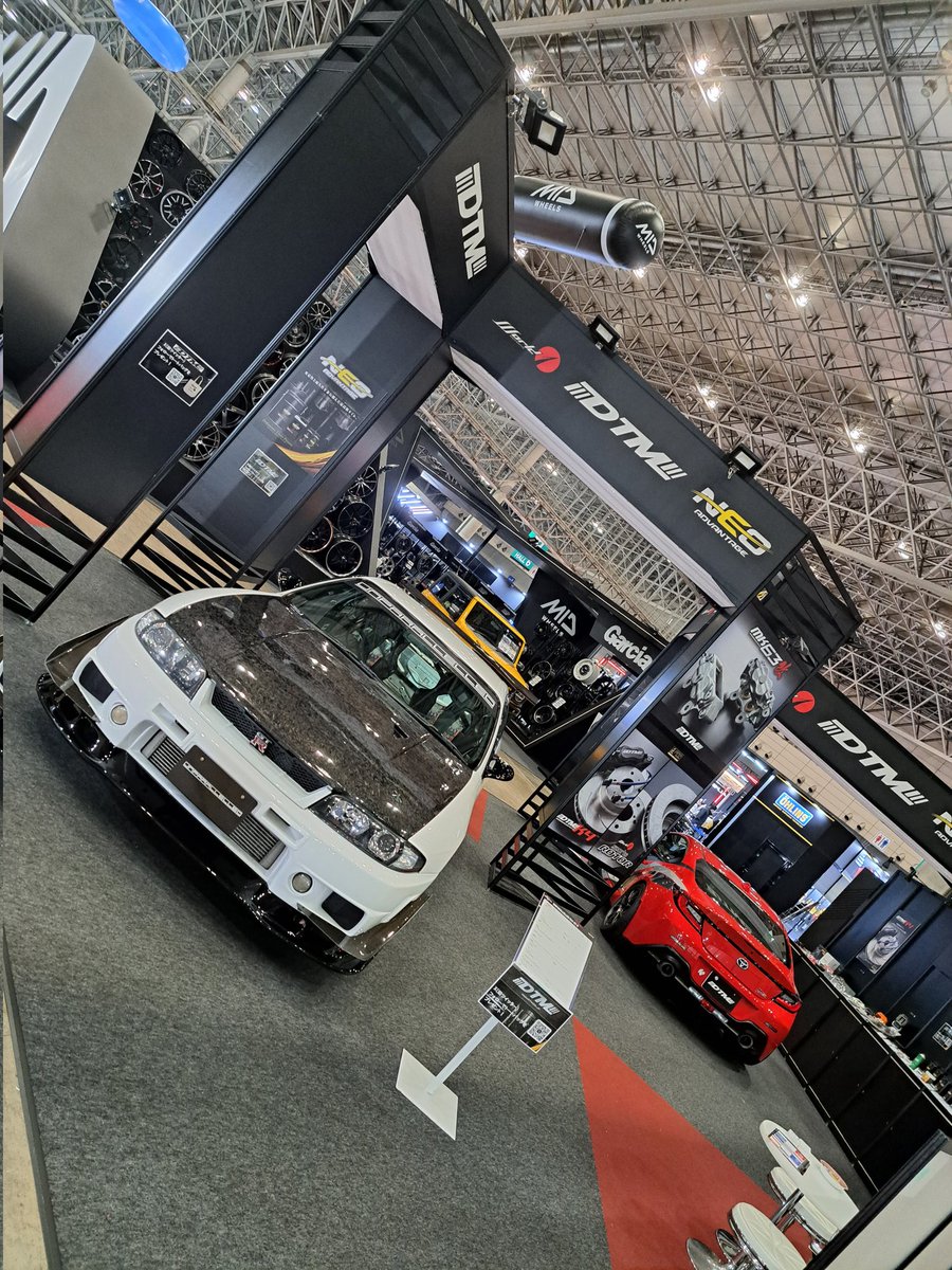 fronticecoating's tweet photo. 本日オートサロン最終日です！
本日限定！
LINE友達追加するだけで、施行時20％オフのクーポンを配信中✨
SNSフォローで洗車10％オフクーポン✨
足を運んでくださった方限定です

是非GTRとGR86の美ボディを見に来てください😊

中ホール4
DTMブースにてお待ちしております🫰 https://t.co/lQHPsHozW3