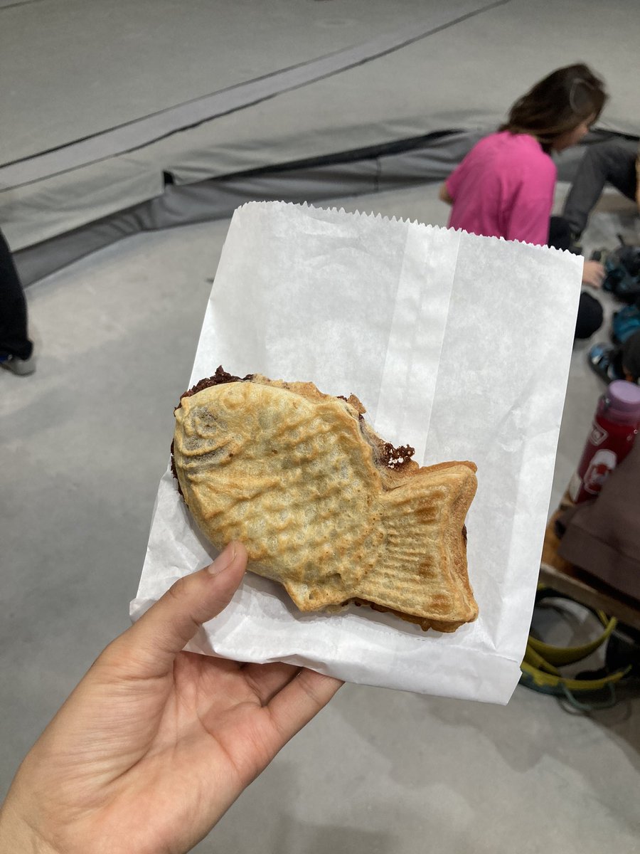 canadaMaya8's tweet photo. PATの中で売ってるたい焼き美味しい https://t.co/AxMZpnlbXv