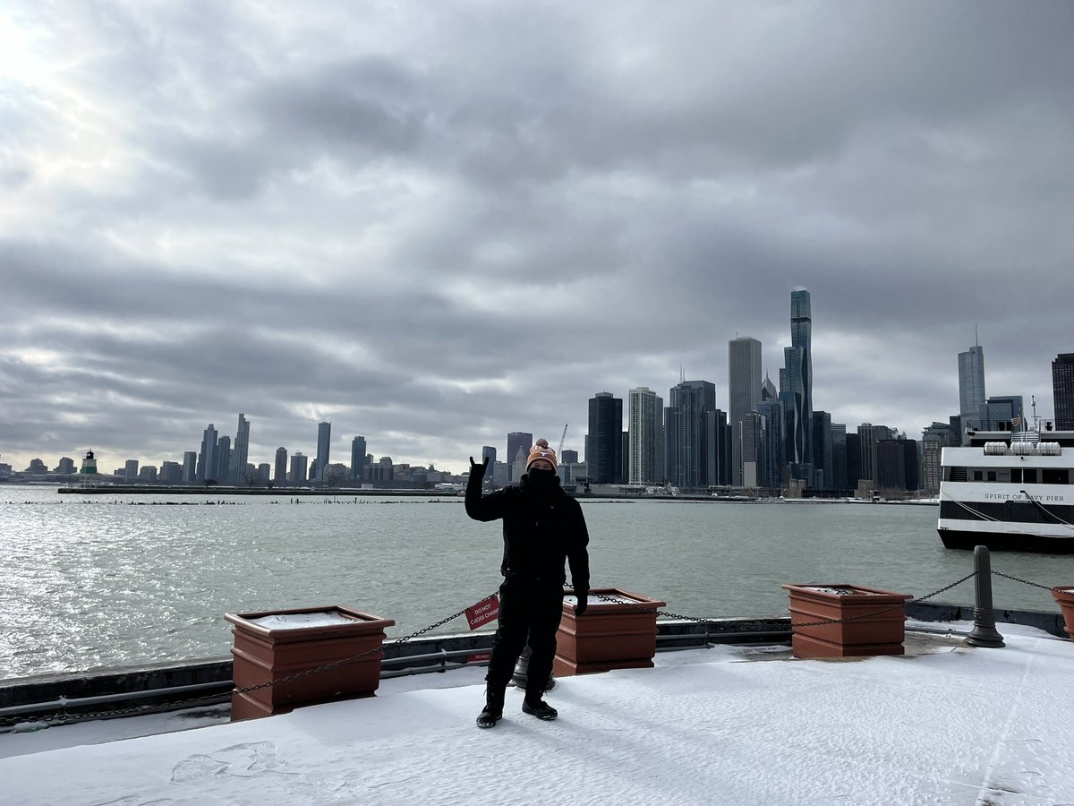 dpasamonte's tweet photo. OMG! He’s not wearing t-shirt and shorts! 

Who is this guy wearing one too many layers of clothes that he doesn’t like to wear just to stay warm? https://t.co/BTJaYZtMLV