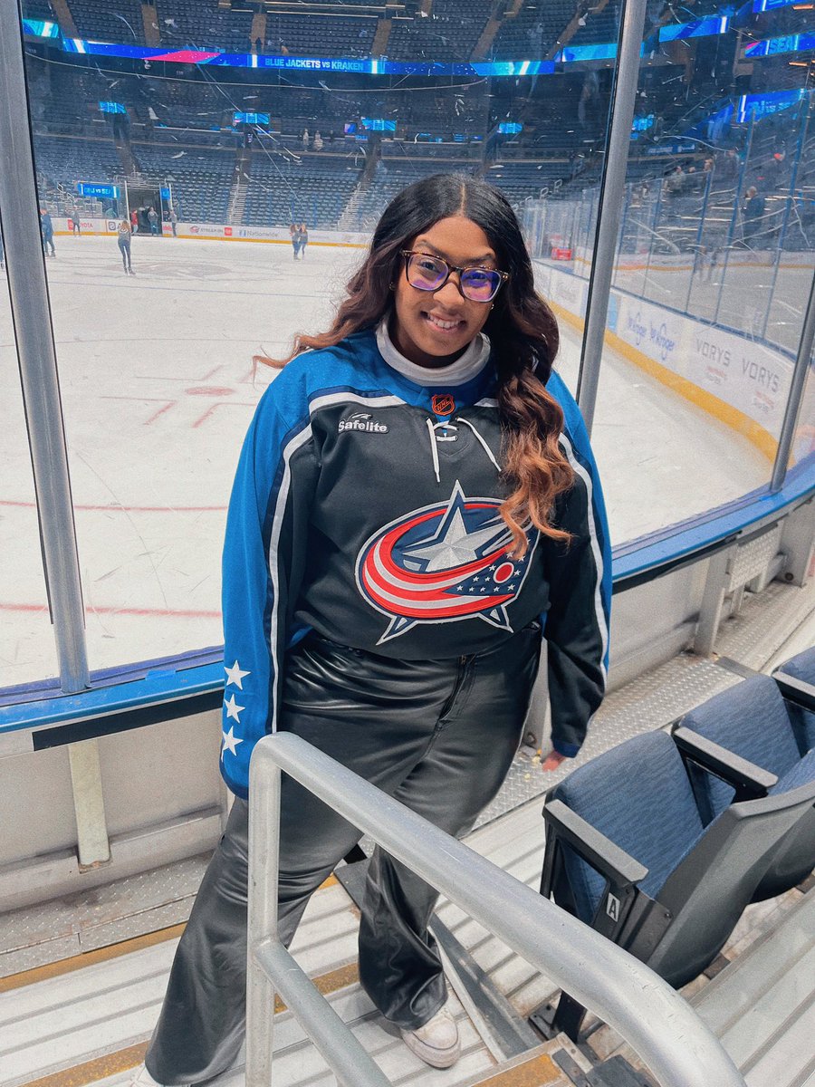 NatoriNerd's tweet photo. The Blue Jackets might have lost, but it’s never bad with your besties 🥰
#CBJ https://t.co/cEtR3q8e3G