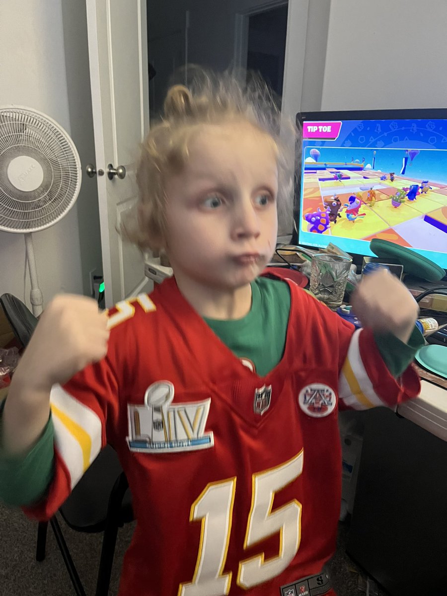 MaxwellCHowland's tweet photo. Go Chiefs!! https://t.co/Z0KpqD6HHH
