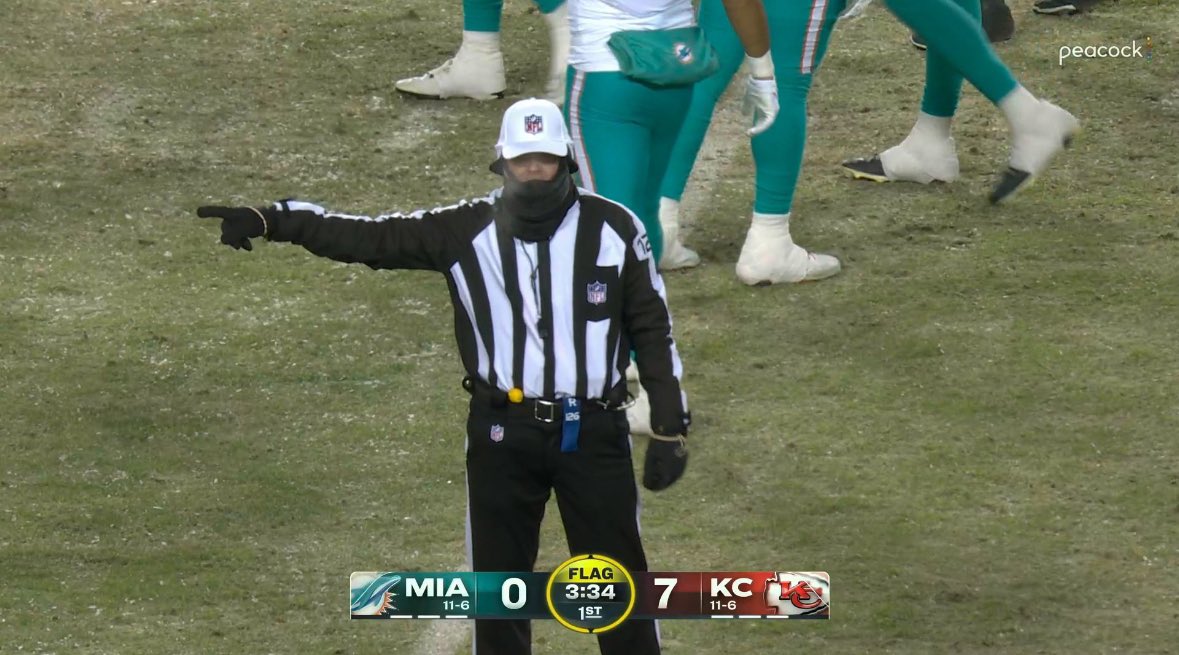 barstoolttu's tweet photo. Brad Rogers

 Referee by night, Texas Tech professor by day https://t.co/k2k6IHkjux