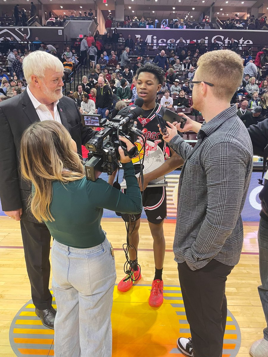 Congratulations to Tyrique Brooks from @CentralBulldog! Tyrique represented SPS & secured the trophy as winner of the Slam Dunk Contest during the 39th annual @BassProShops Tournament of Champions! @BassProTOfC #THETOC #SPSProud 🎉
