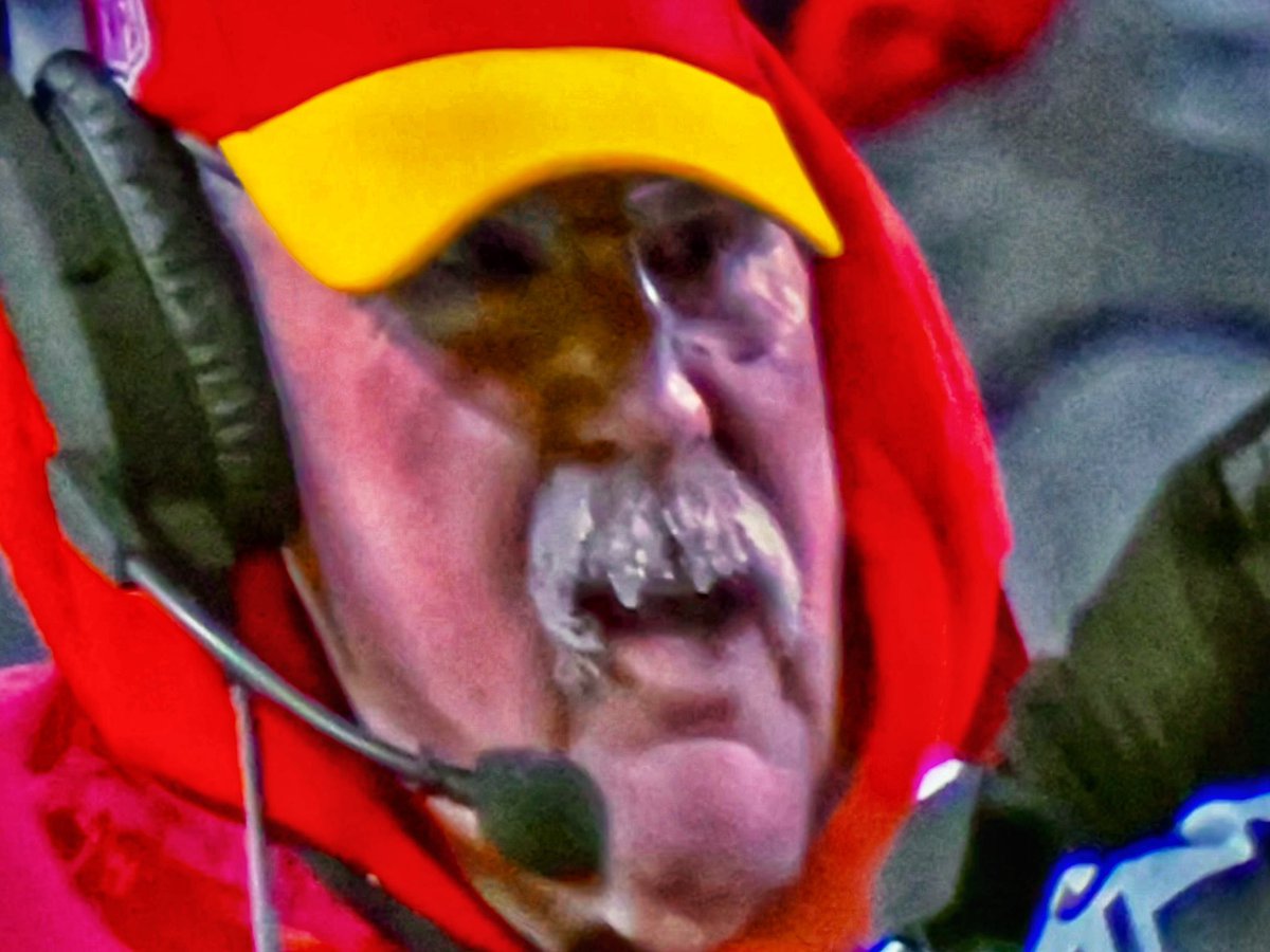 AdamMonroe77's tweet image. The Walrus is proof it’s cold in #KansasCity for the #NFL #WildCardGame #MIAvsKC