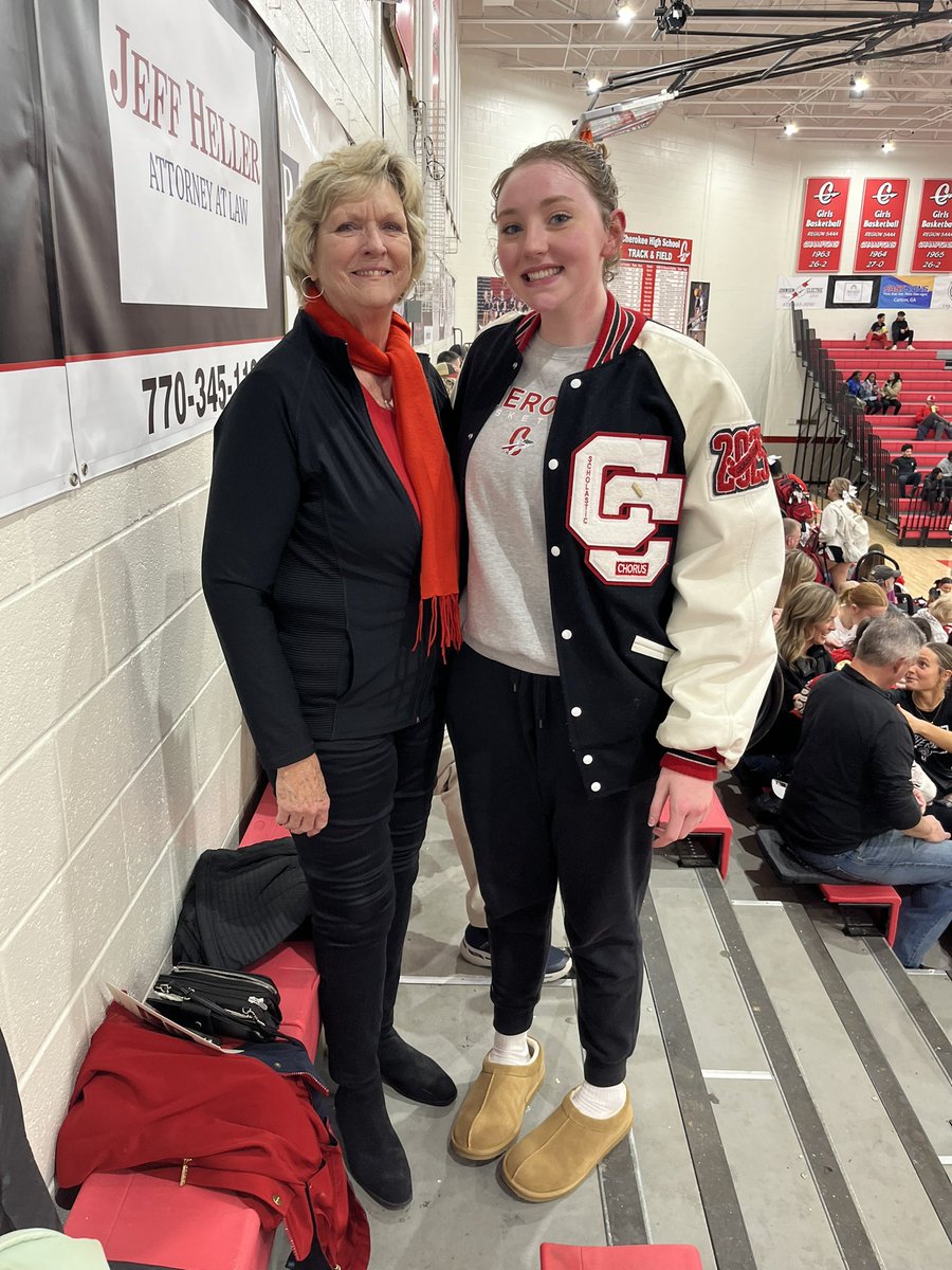 Abby_51_Scott's tweet photo. Honored to have met Cherokee High School Hall of Famer, Mrs. Judy Milford Wickes last night after my game. She scored 2,282 points in her career & was MVP of the 1964 State Championship Team. #postplayers https://t.co/FITAwOYXYY