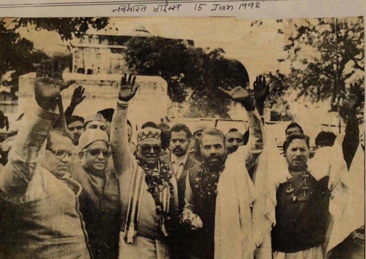 modiarchive's tweet photo. On this exact day, 32 years ago, @narendramodi arrived at the #AyodhyaRamTemple. He was on a Yatra to spread the message of unity from Kanyakumari to Kashmir, the Ekta Yatra.

Amidst chants of 'Jai Shri Ram', Narendra Modi vowed to return only when the Ram Temple was built.

The integration of Kashmir with India was a post-independence tapasya by the Jana Sangh and the BJP to unite the country. A tapasya that finally bore fruit under the government of Narendra Modi.

After centuries of perseverance by countless Hindus, Bhagwaan Shri Ram has been reinstated to his Janmabhoomi at a grand temple - a journey that Narendra Modi was destined to see through to its rightful conclusion.

[News Clips, 14th January 1992, Ram Janmabhoomi, Ayodhya]