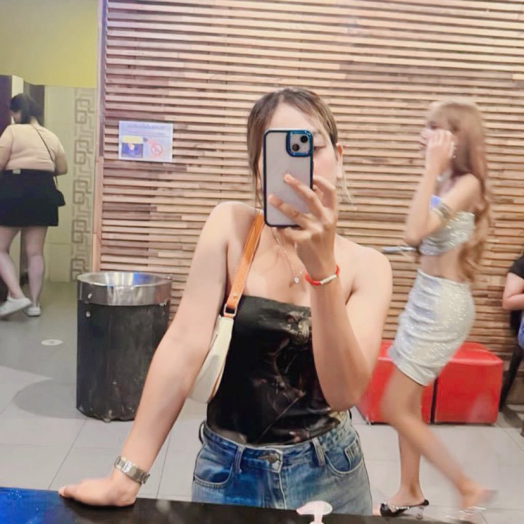 สวัสดีแอคใหม่ หาอะไรทำดี 
🍓ชอบเด็ก ชอบคนหุ่นดี อยากเปิดประสบการณ์ทักมา #สมุทรสาคร #บางบอน #บางแค #มหาชัย