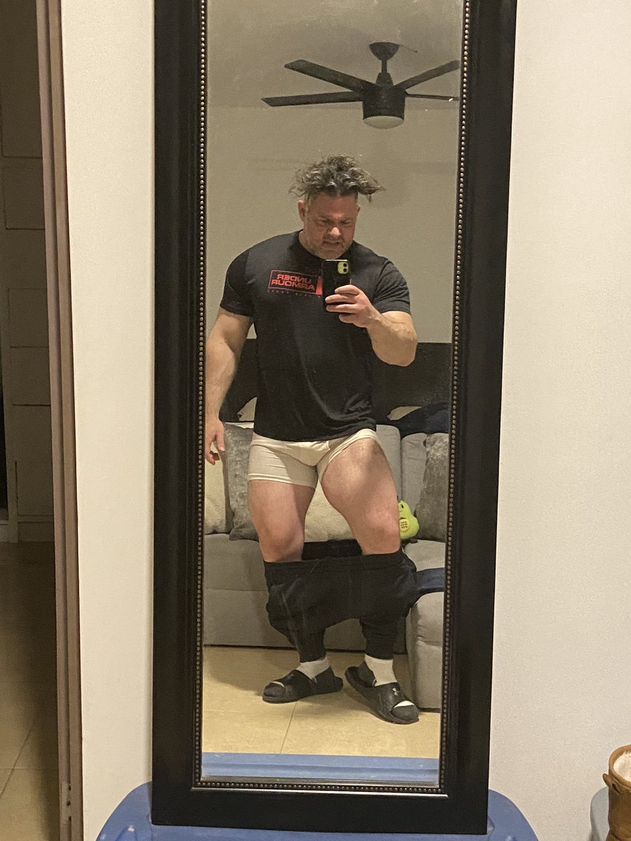 grahammuscle's tweet photo. Aún hay algo ? https://t.co/Oxlkm5jowK