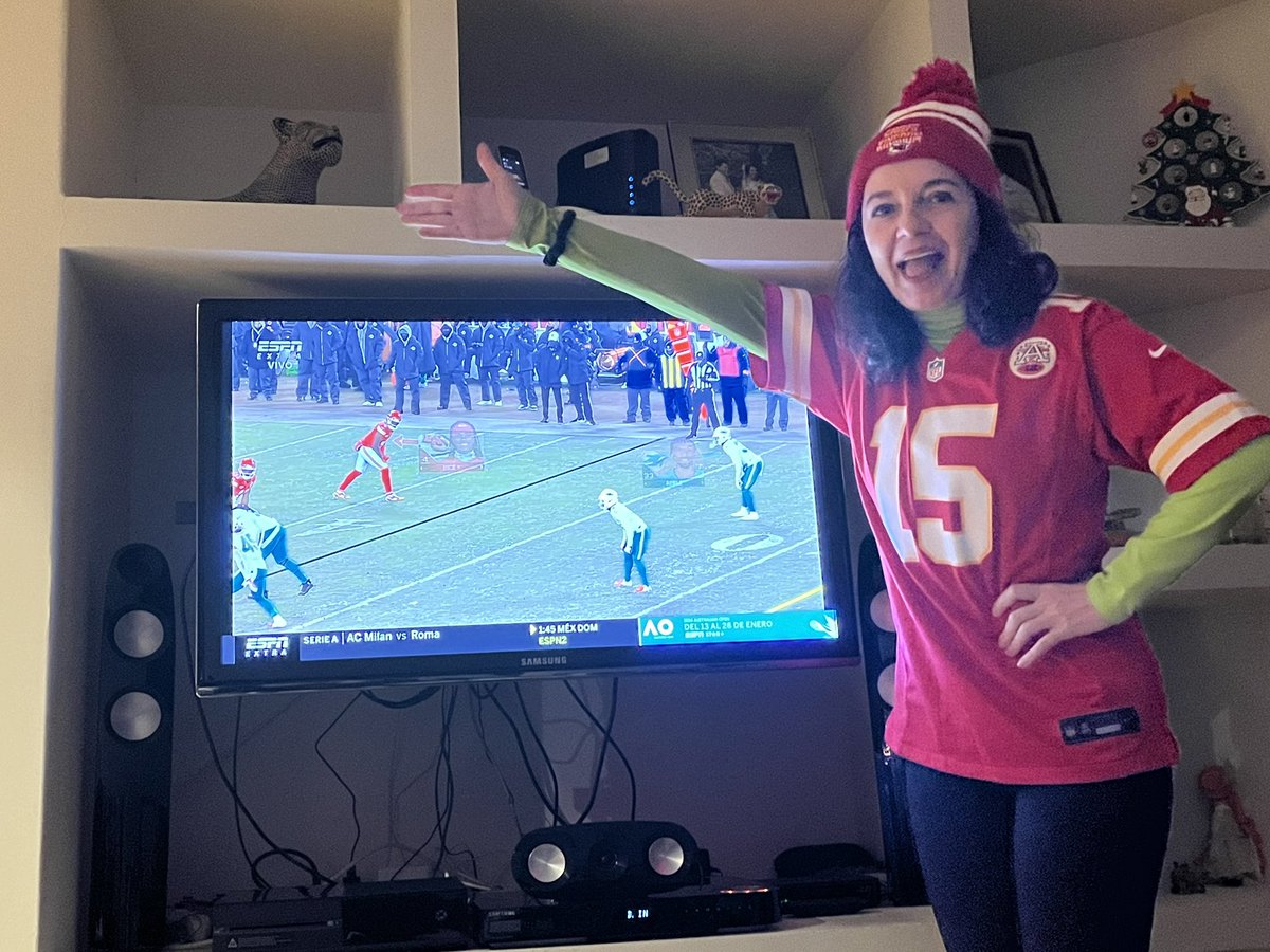 cpaire's tweet photo. #TuPaseCompleto
#ChiefsKingdom https://t.co/Ziby3uHxU2