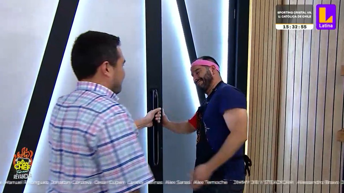 AlexaLovesLarry's tweet photo. A pesar que Junior no era el mejor competidor, se hizo más fuerte a lo largo de los programas y aprendió a manejar su frustración. Ser sensible no es de débiles y qué bonito ha sido ver su proceso 🥹  #ElGranChefFamosos https://t.co/9CGeOLJATO